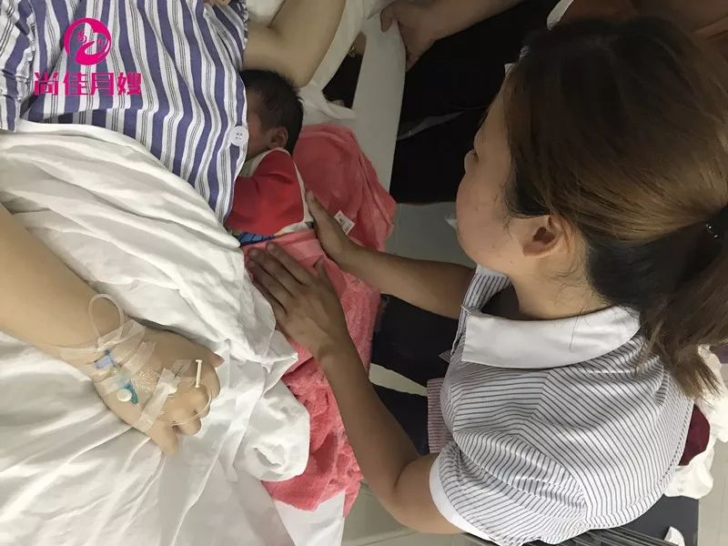 尚佳專業(yè)月嫂丨母乳丨吸奶器吸出來的奶量不能信！
